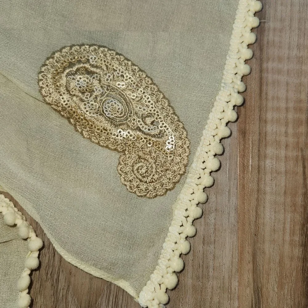 🔺️NWT Cream Embroidered Sequined Paisley Rayon Scarf